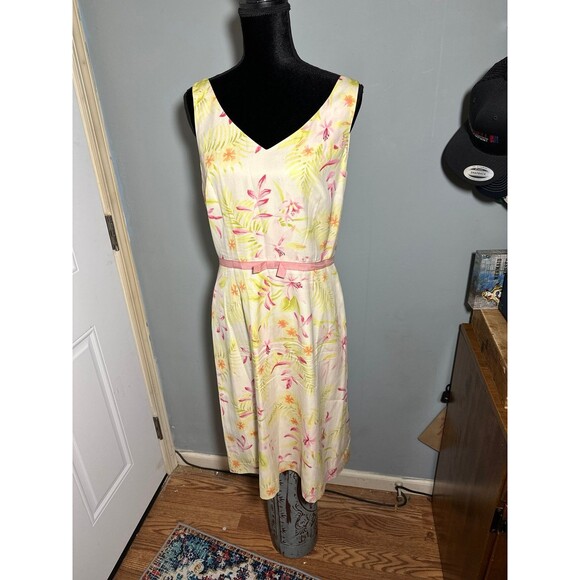 rum runner Dresses & Skirts - Vintage 100 % silk dress